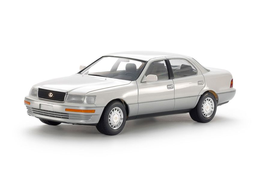 Tamiya 1/24 Lexus LS 400 (UCF11L) Plastic Model 24114